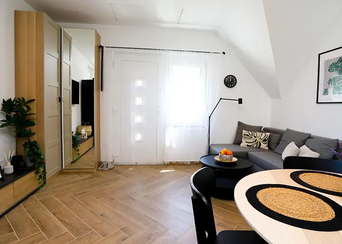 Golden 2 Haloszobas Lakas Apartament